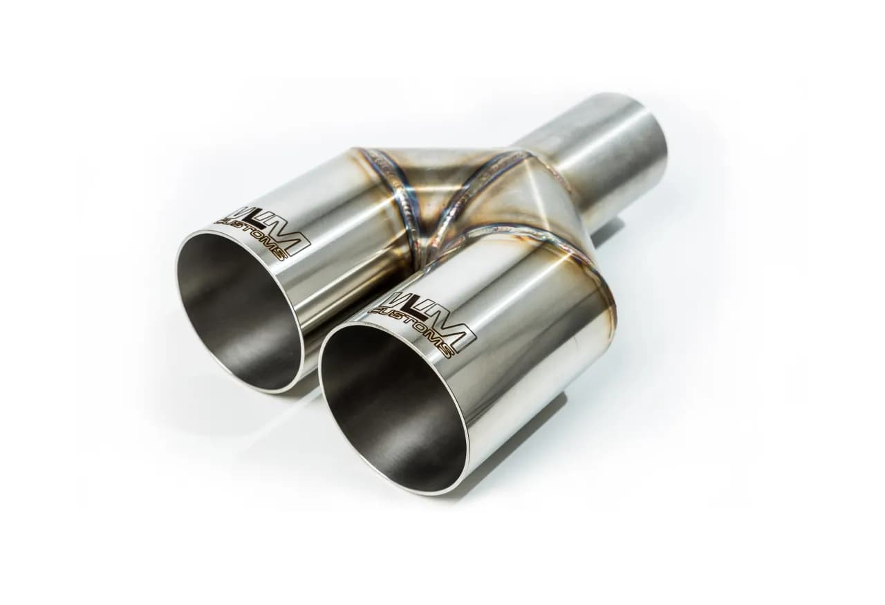 Wydech z kwasówki czy nierdzewki – co wybrać dla lepszych osiągów?