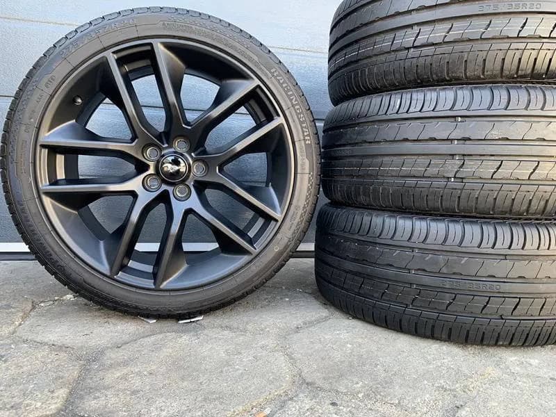 Jakie opony do Mustanga GT wybrać: najlepsze modele i rozmiary 2025