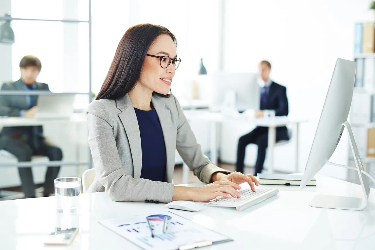 Outsourcing: Co to jest i jak wpływa na biznes?