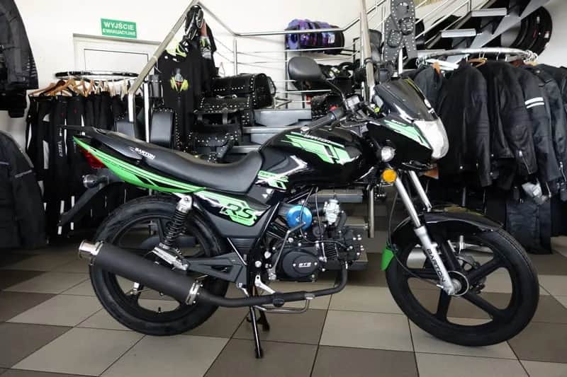 Czy motorower jest pojazdem silnikowym: Prawne fakty i klasyfikacja