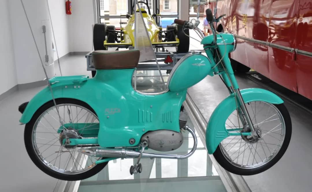 Jak odpalić motorower za pierwszym razem: praktyczny poradnik krok po kroku