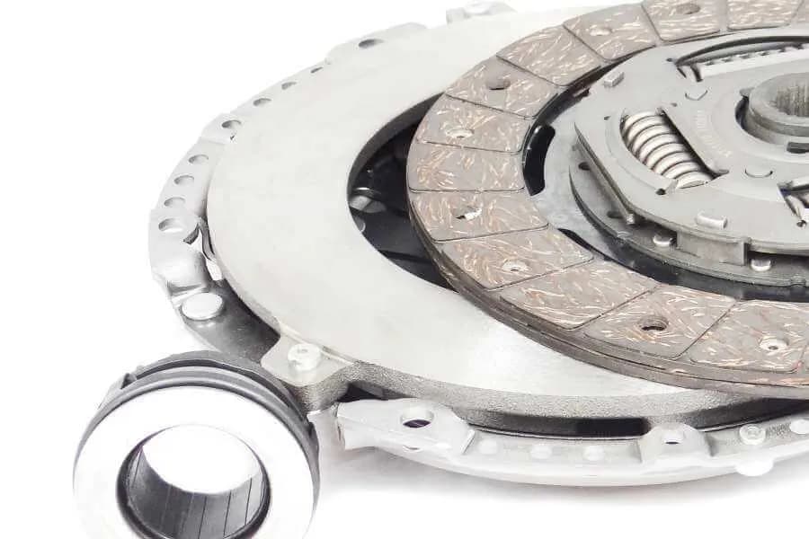 Jak sprawdzić sprzęgło w samochodzie i uniknąć kosztownych napraw
