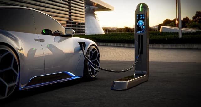 Co ile trzeba ładować samochód elektryczny, by uniknąć problemów?