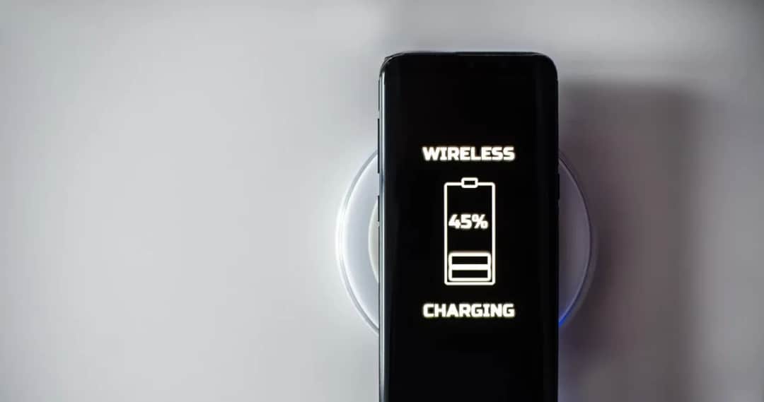 Jak włączyć ładowanie bezprzewodowe Samsung i uniknąć problemów z ładowaniem
