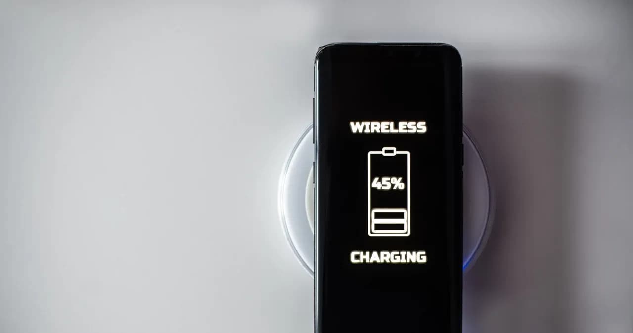 Jak włączyć ładowanie bezprzewodowe Samsung i uniknąć problemów z ładowaniem