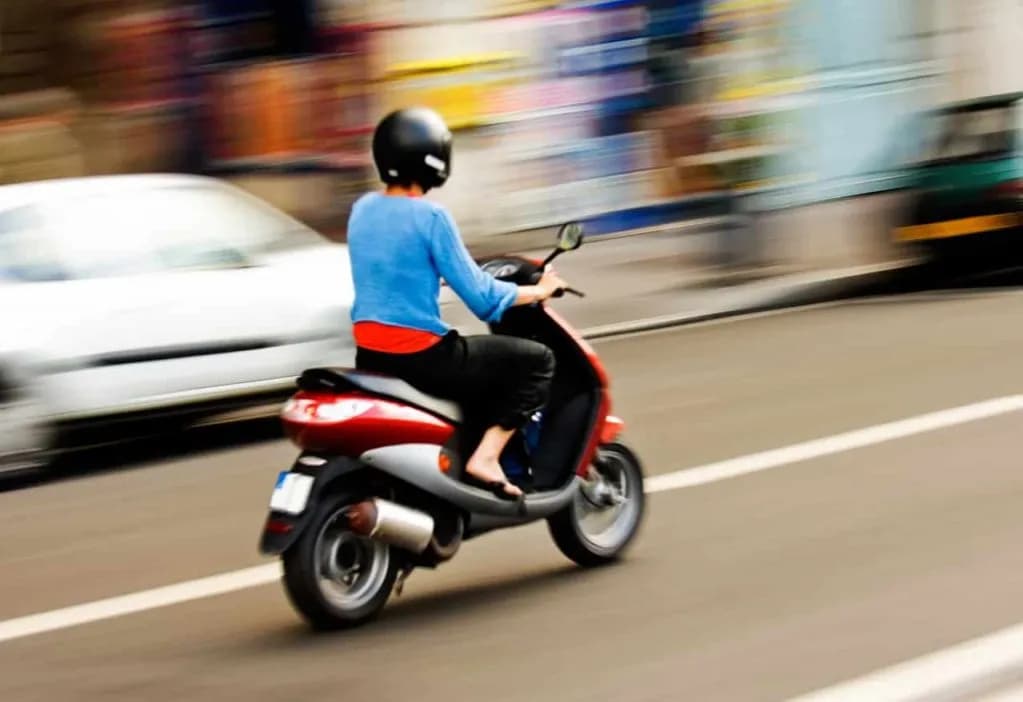 Ile kosztuje ubezpieczenie motoroweru 50cc - poznaj realne ceny na rynku
